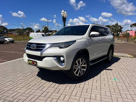 TOYOTA HILUX SW4 2.8 SRX 4X4 16V TURBO INTERCOOLER DIESEL 4P AUTOMÁTICO TOYOTA HILUX SW4 2.8 SRX 4X4 16V TURBO INTERCOOLER DIESEL 4P AUTOMÁTICO